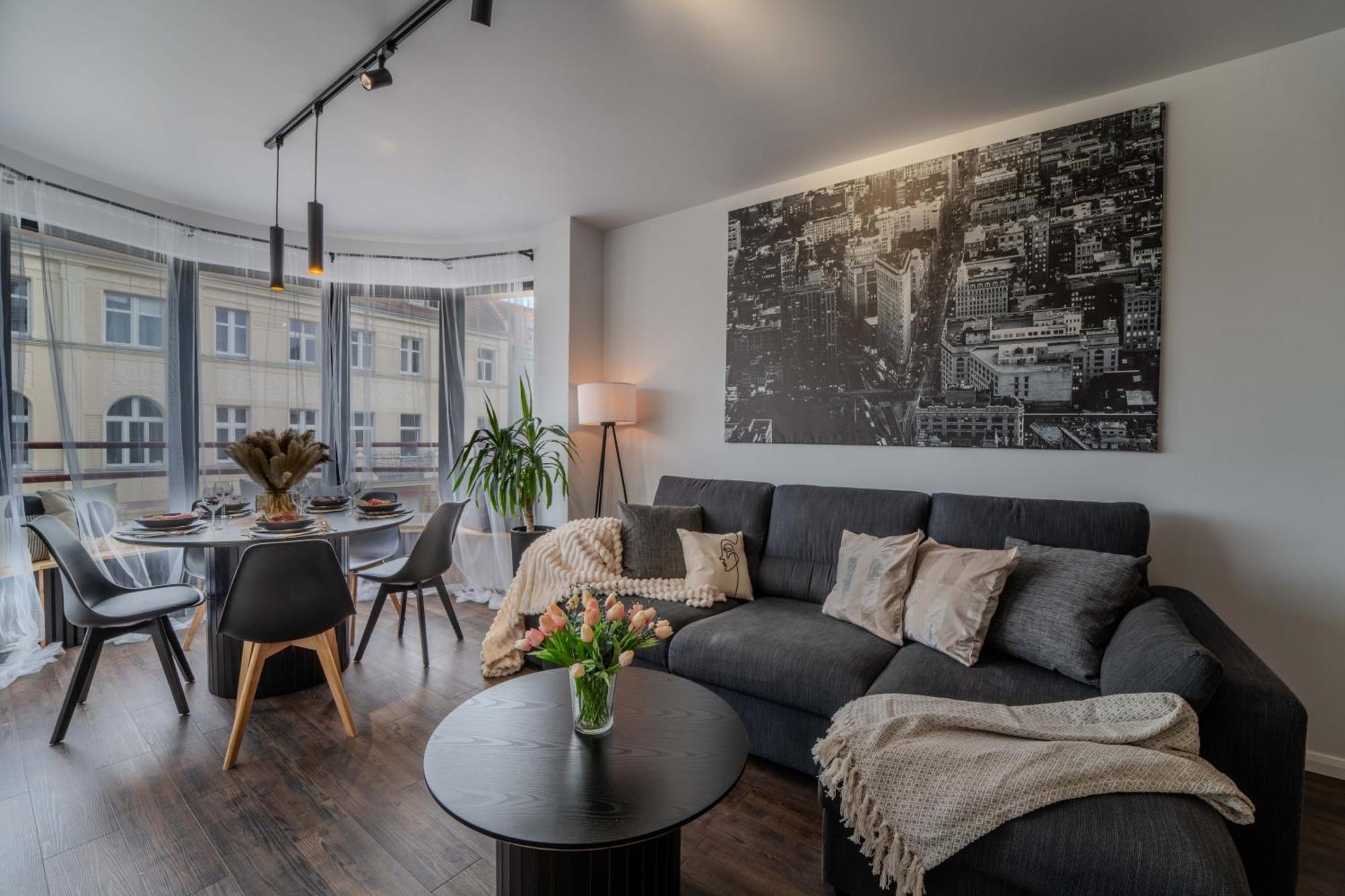 New Large Modern Apartment - City Center - 60M2 - Lift - Parking فروتسواف المظهر الخارجي الصورة